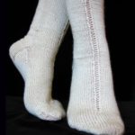 Beginner socks for magic loop - fingering - white yarn
