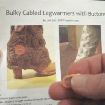 1 Bulky Cabled Legwarmers Pattern Overview video screenshot 82022 1
