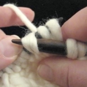 12 Bulky Cabled Legwarmers Row 11 C4R WITHOUT a Cable Needle video screenshot 082022 1