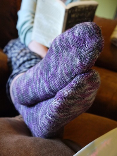 fingering weight top down socks purple araucanía book med 92921